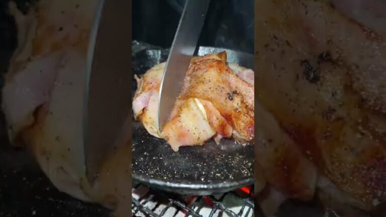 【キャンプ飯】カマンベールベーコン巻きたべる #shorts