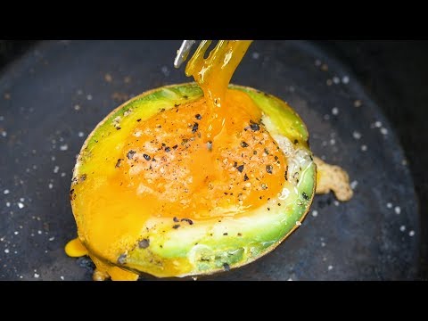 ベイクドアボカドエッグの作り方 | レシピ【スキレット料理】