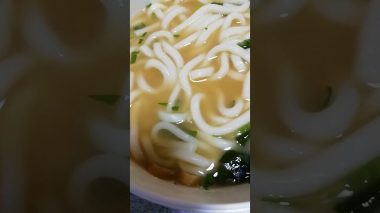 レンチンうどん　みそ汁かける　美味しい　インスタントみそ汁又は作ったみそ汁