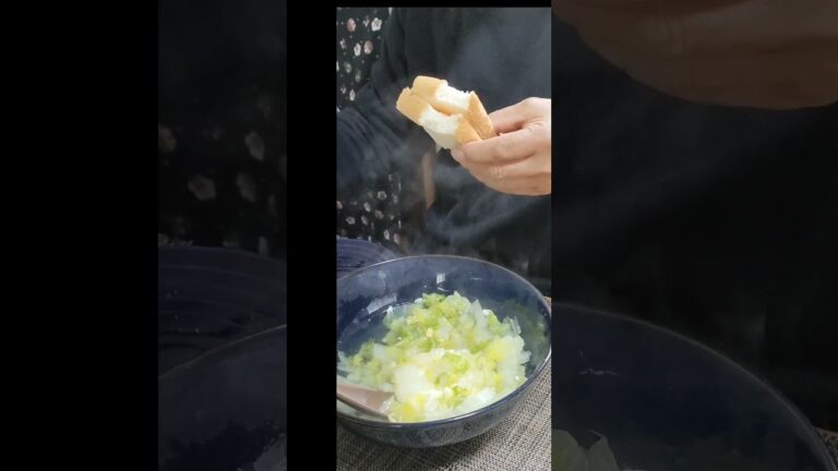 じいじとyottanばあばのお昼ごはん白菜スープと自分でサンド