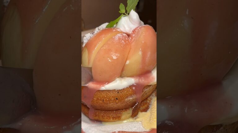 この夏絶対に食べたい桃スイーツ🍑【カフェ&ブックスビブリオテーク】吉祥寺　まるごと"岡山白桃"とミルキークリームのパンケーキ#スイーツ #グルメ #東京グルメ