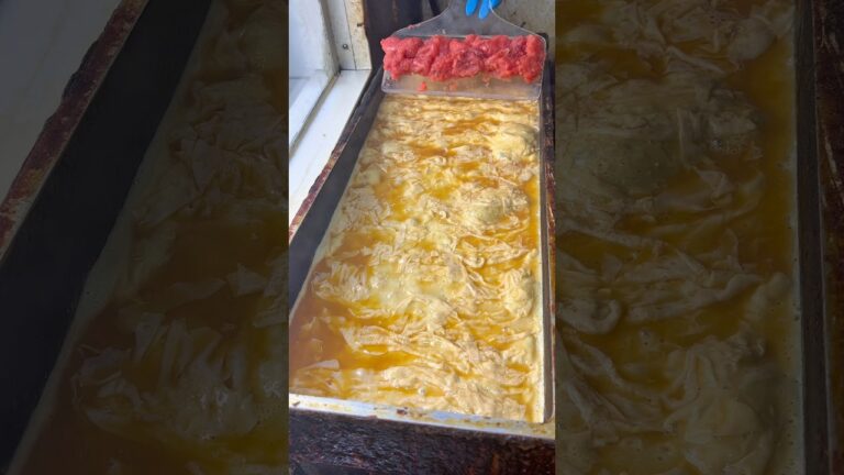 高速に焼く巨大明太子卵焼き #japanesefood