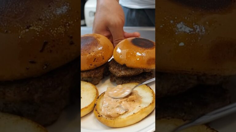【ハンバーガー】ひき肉はこねないが美味しさの秘訣！　#cooking #ひき肉です #自炊