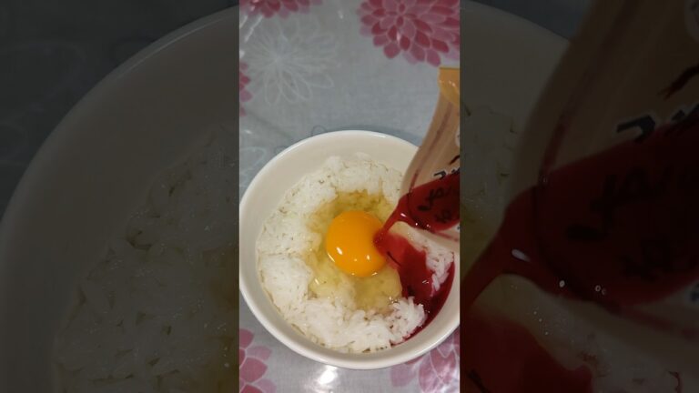【赤いTKG】梅干しの汁で卵かけご飯#shorts