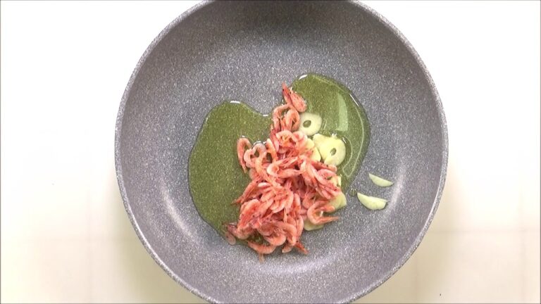 19 03_冷凍ほうれん草と桜えびのペペロンチーノ風