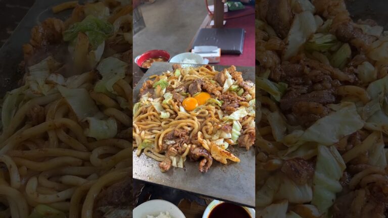 亀山市の人気アイドル4兄弟が営むびっくり焼肉とびっくり焼きうどん【三重 びっくりや】#shorts #japan #グルメ #三重県