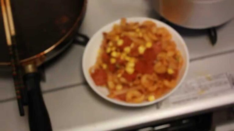 マカロニのケチャップ炒めの完成（盛り付け）