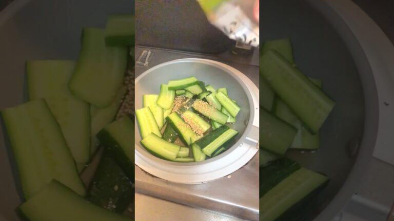 簡単なお酒のお供！鶏ガラとコチュジャンの漬け汁に漬けた旨辛きゅうり