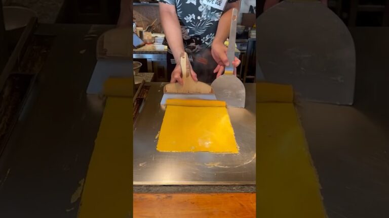 鉄板で巻く！だしまき玉子｜南風 本店〈統哉店長編〉 #料理動画 #鉄板焼き #南風 #shorts