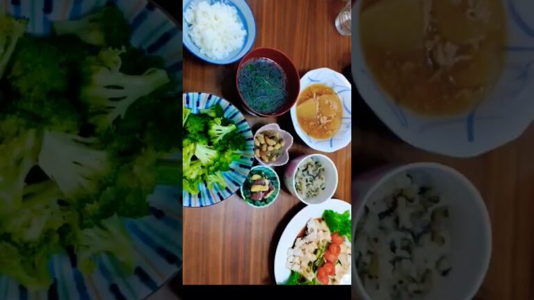 【晩ごはん】鶏むね肉をレンチン棒々鶏風に、サラダ、大根そぼろ煮、ジャンボ椎茸ホイル焼きのヘルシー料理🤣✌️