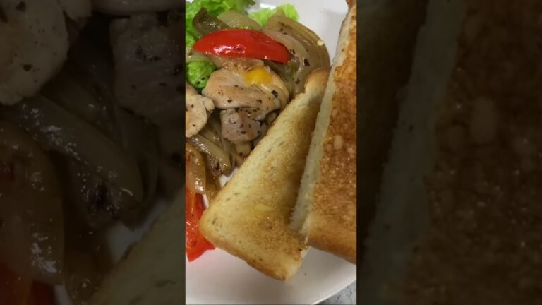 レモン＆日本酒煮🍋🍶鶏もも肉🐔とキノコ🍄‍🟫と野菜🫑🥬🧅SAKE NI日本酒🍶🍋