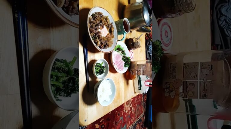 晩御飯は、すき焼きとほうれん草のお浸しと生ハムとサラダ🥗ですね。とても美味しそうですね。