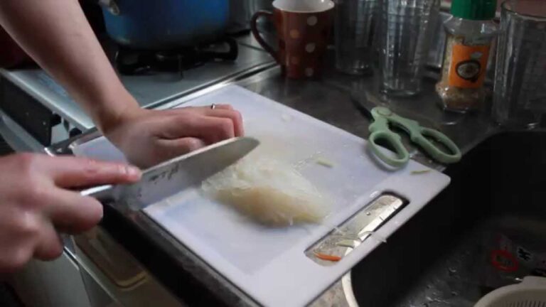 糸こんにゃくとカット