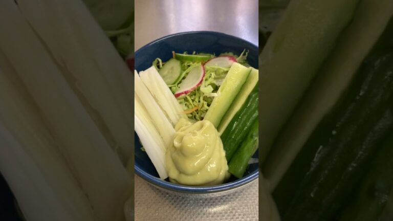 キュウリとセロリスティックのワサビマヨネーズ