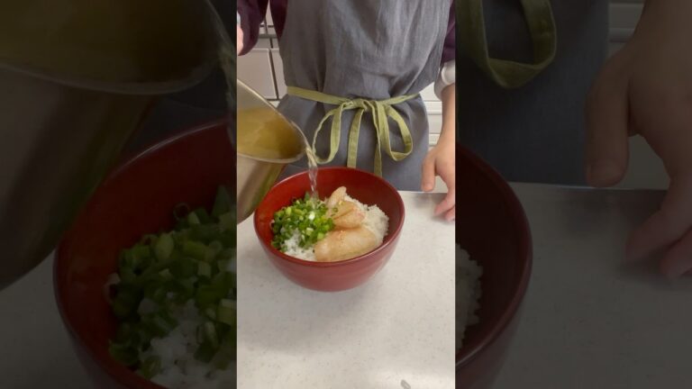 鯛の出汁茶漬け♪みつば、小ネギ、合わせ出汁、塩✨鯛はみりん、酒、醤油、すりごま✨簡単✨