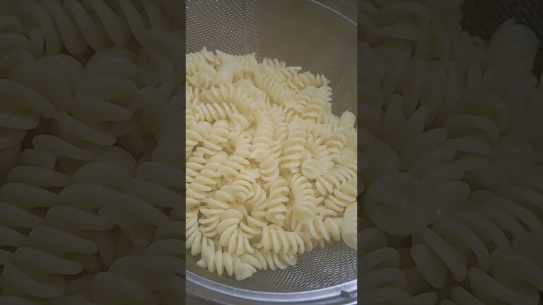夕ご飯🍚は、オニオンコンソメスープ🧅とパスタ🍝作ったよ 😋