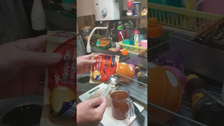 大根とコンニャクの煮物。冷やすことで味がしみます。煮込み直すときにごま油を少々いれます。