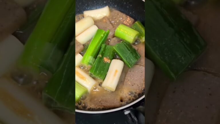 豚汁の鍋に入らなかった長ねぎとこんにゃくの甘辛味噌炒め #konnyaku
