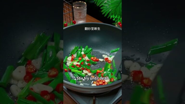 平菇炒鸡蛋Scrambled Eggs with Oyster Mushrooms #cooking #delicious #food #recipe #chinesefood