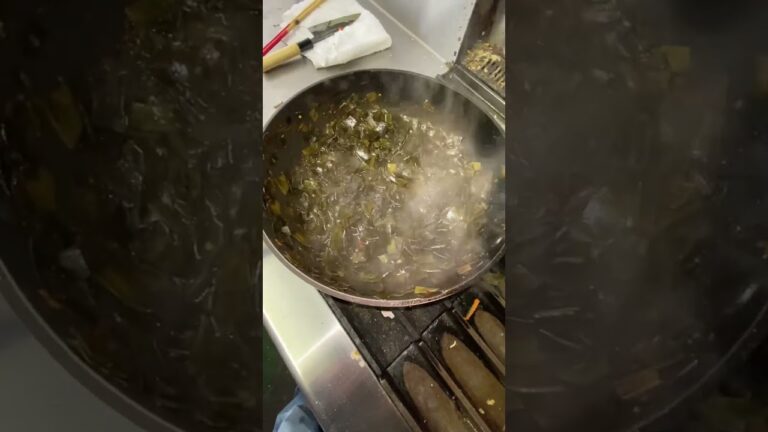 うどんスープとった後の昆布で佃煮作りです。