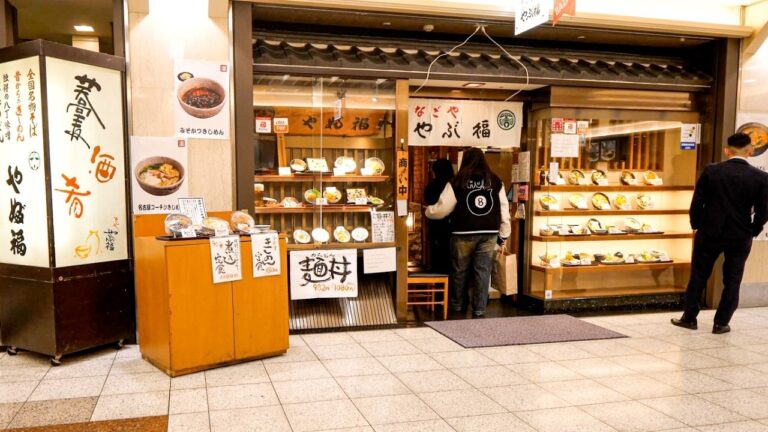 信じられない熟練職人スキルで大量注文を鮮やかに捌く愛知岐阜の大衆麺食堂４選