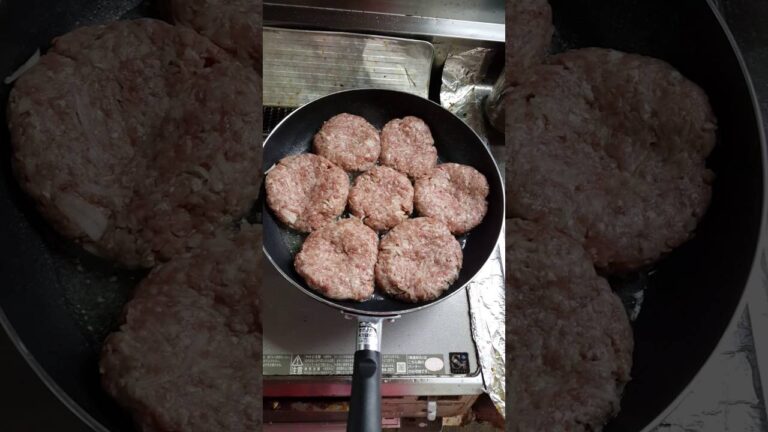 ﾊﾝﾊﾞｰｸﾞ　繋ぎは片栗粉です～　特製ｿｰｽも！(4)