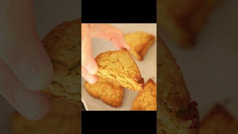 2才双子と一瞬で食べ切った、青汁の苦味を感じない甘酒でつくる「米粉スコーン」 #shorts
