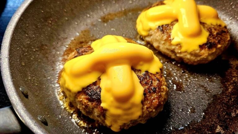 今や【1240円】もするびっくりドンキーのハンバーグを数百円で完全再現します