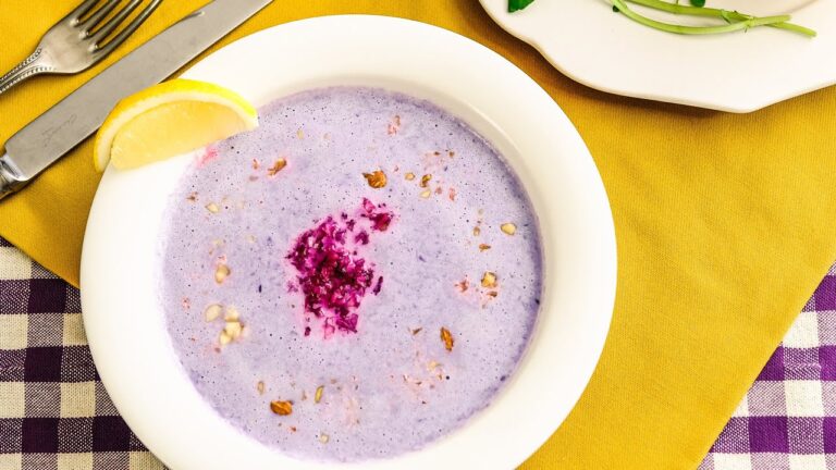 レモンで色が変わる♪魔法の紫キャベツポタージュ
