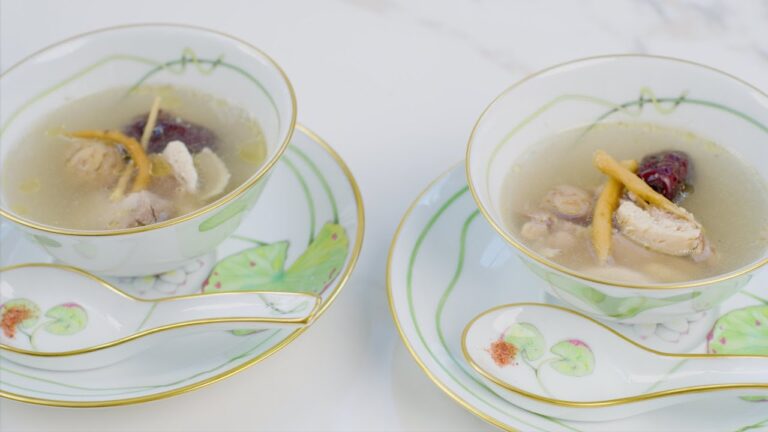 『不老長寿のスープ、参鶏湯』