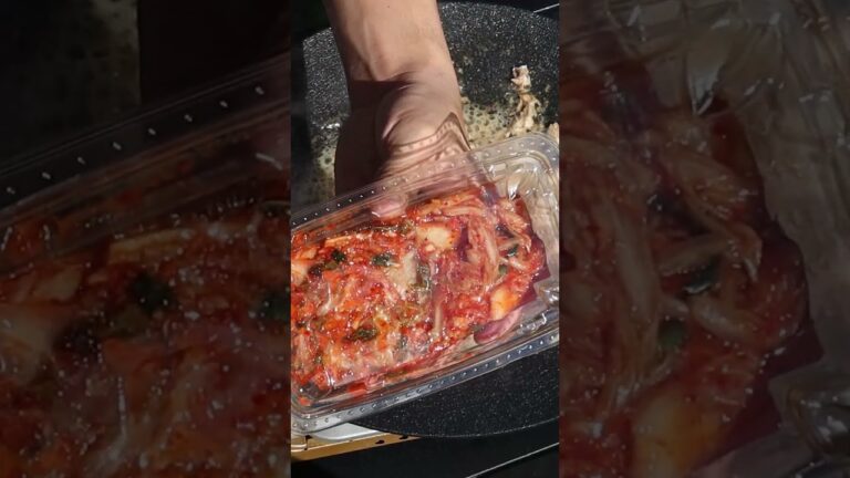 【キャンプ飯】鯖缶キムチ炒め#shorts  #鯖缶 #キャンプ飯#レシピ