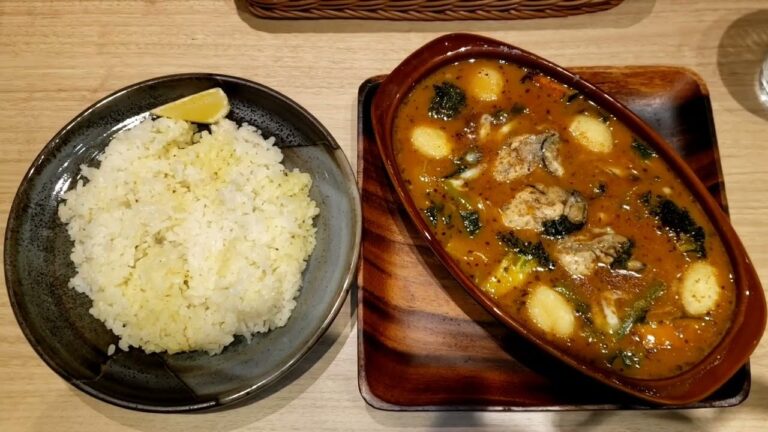 GARAKUの牡蠣とほうれん草のグラタン風スープカレー