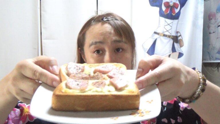 ボローニアソーセージトーストと雑談朝ごはん☆