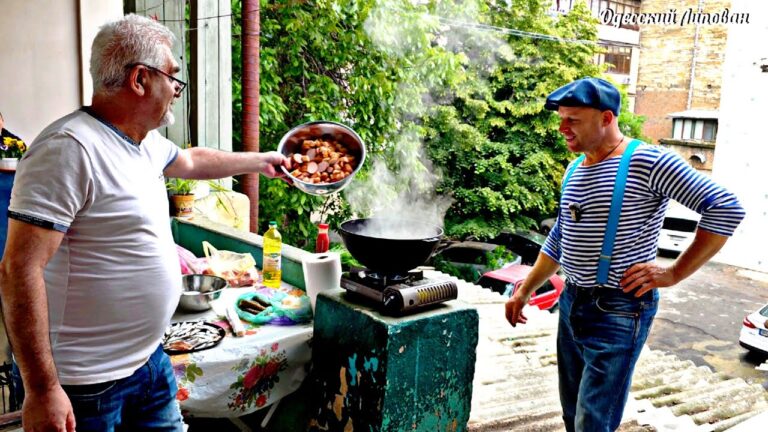 Одесский Цимес. Вкуснейший Рецепт Молодая Картошка и Соус с Сосисками. Так готовят только в Одессе