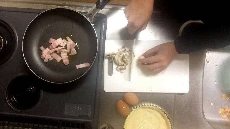 #男の適当料理Part5　ほうれん草,ベーコンとマッシュルームのキッシュ　Spinach,bacon&mushrooms quiche