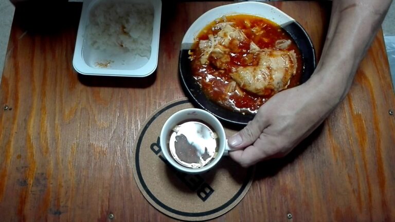 業務スーパーのほろほろほぐれる！！チキンのトマト煮で晩御飯