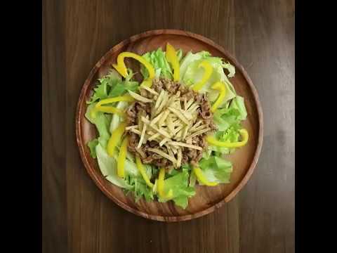 カリカリポテトがたまらない レタスと甘辛豚肉のクリスピーサラダ ｜ moguna[モグナ]