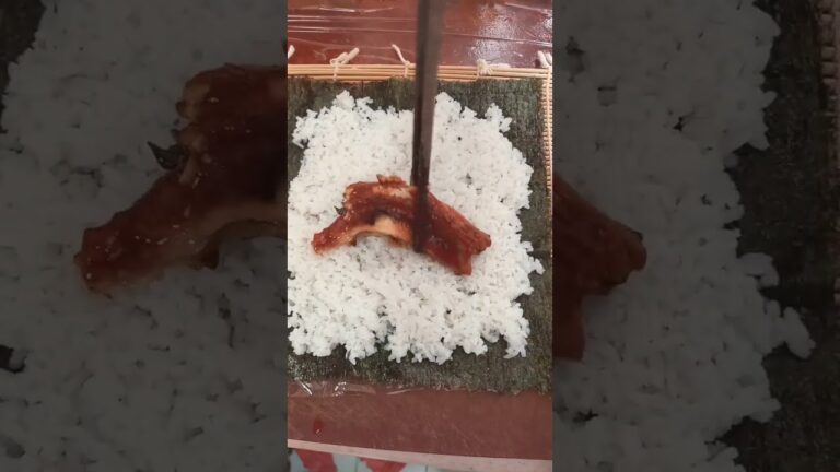 うなぎとクリームチーズの巻き寿司(Eel and cream cheese sushi roll)