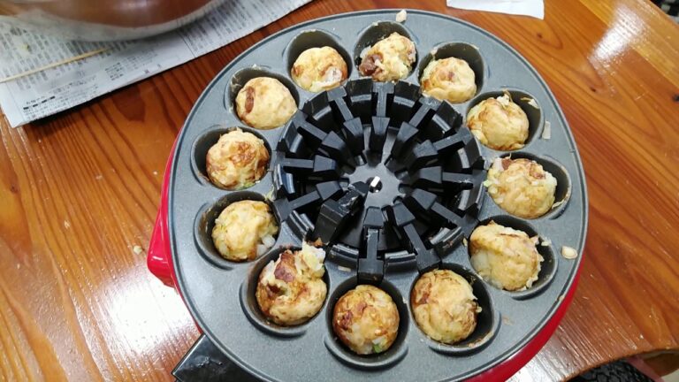 自動たこ焼き機でタコパー！自動ぬるいな…