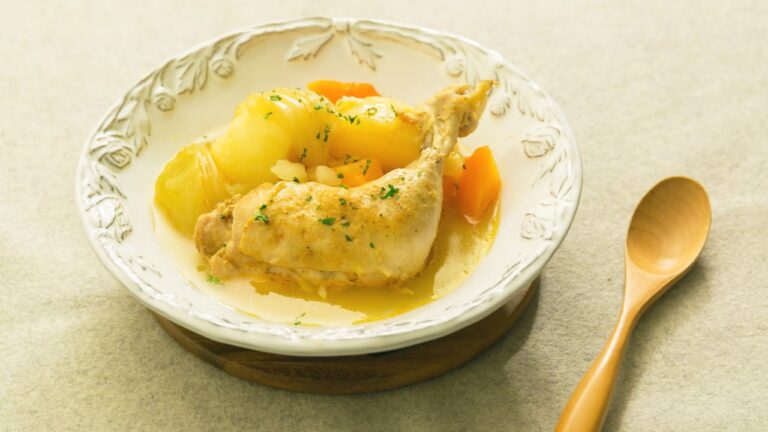 骨付き鶏もも肉のスパイシーポトフ