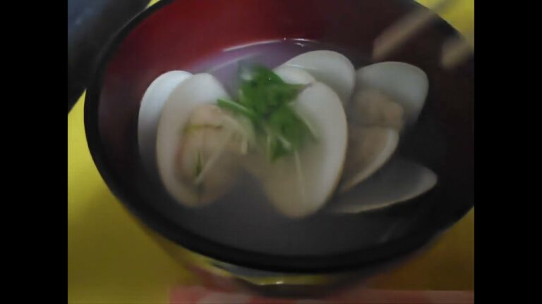 今日はひな祭りなので、蛤のお吸い物をいただきます