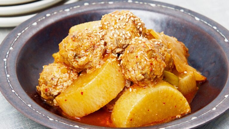 鶏レバーの団子韓国風煮込み