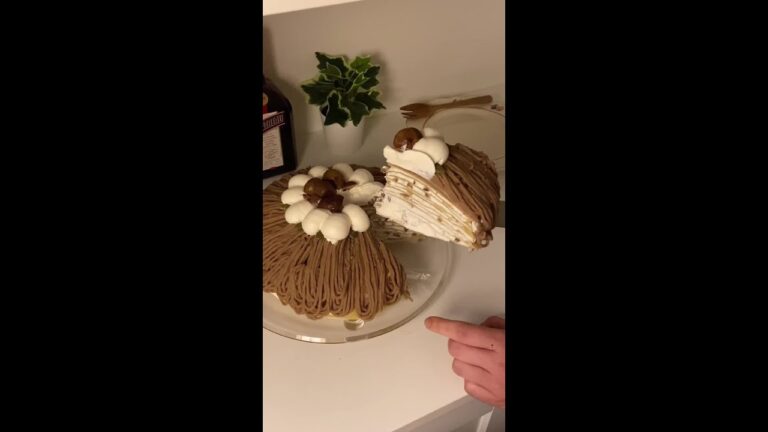 【真夜中のマロンミルクレープ作り🌙🌰】オーブン不要！・絶対に失敗しないレシピがインスタで1万いいね越えたの嬉しい😮‍💨♥️#用意するベースは３つだけ！#それなのに仕上がりはケーキ屋さんは罪�