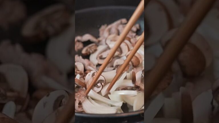 みんな大好きクリームチーズ、実はいろんなことに使える超万能食材。（トマトクリームポーク）#shorts #簡単レシピ #クリームチーズ #豚こま肉