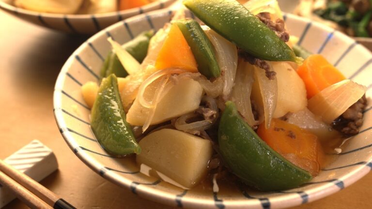 【夕飯お助け】一度で満足ボリューム！ごはんが進む【シンプル肉じゃが】