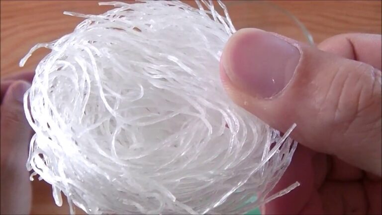 【スープはるさめ】朝食に食べました。カロリーが40kcalとダイエットをしている人にはいいかもしれません。オックステール風の味を作って食べてみました。