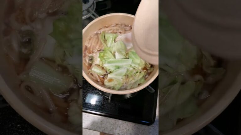 【鍋】残りのおうどんとお野菜をお鍋にぶちこんで優勝した記録('∇')【おうちごはんvlog】#shorts