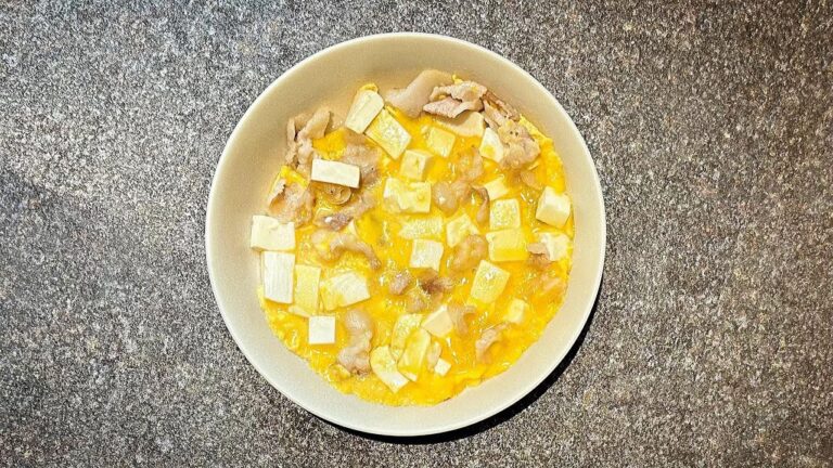 【簡単手作り犬ご飯】消化にやさしい豚バラと豆腐の卵とじ