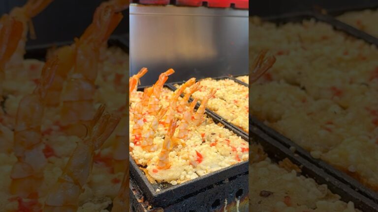 海老が1本豪快に刺さったえび焼き🦐生地は外側カリッと中はとろっとろ！【佐賀 鳥栖:イイダコ屋】