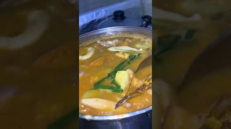 Jamaican Pumpkin & Chicken Foot Soup in 60 Seconds! #pumpkin #pumpkinsouprecipe #soup